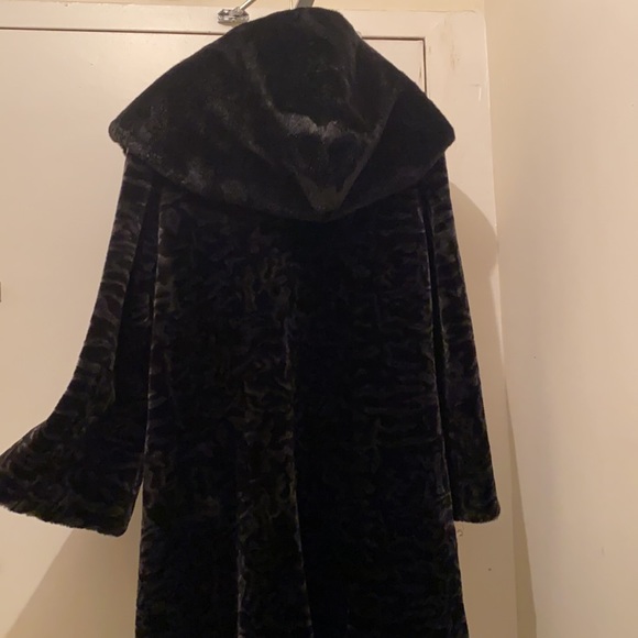 Fur coat - Picture 8 of 9